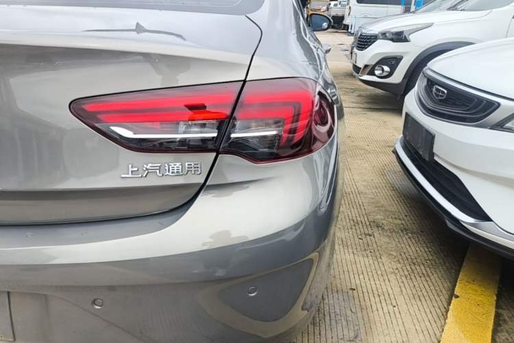 Used Buick Regal 2017 20T Luxury Model Right Rear Taillight