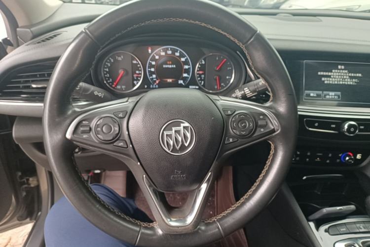 Used Buick Regal 2017 28T Luxury Edition Steering Wheel
