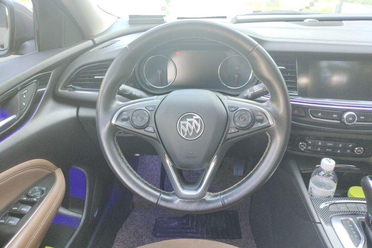 Used Buick Regal 2017 28T Luxury Edition Steering Wheel