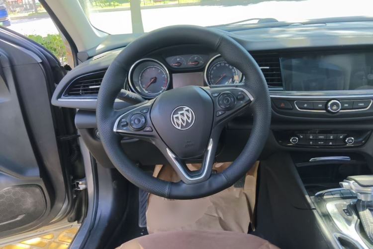 Used Buick Regal 2017 20T Elite Edition Steering Wheel