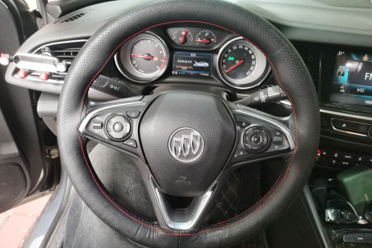 Used Buick Regal 2017 20T Luxury Model Steering Wheel