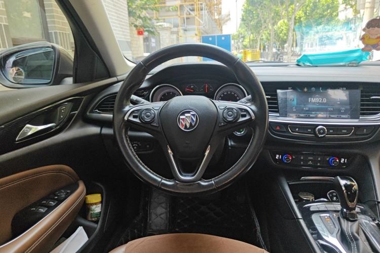 Used Buick Regal 2017 20T Luxury Model Steering Wheel