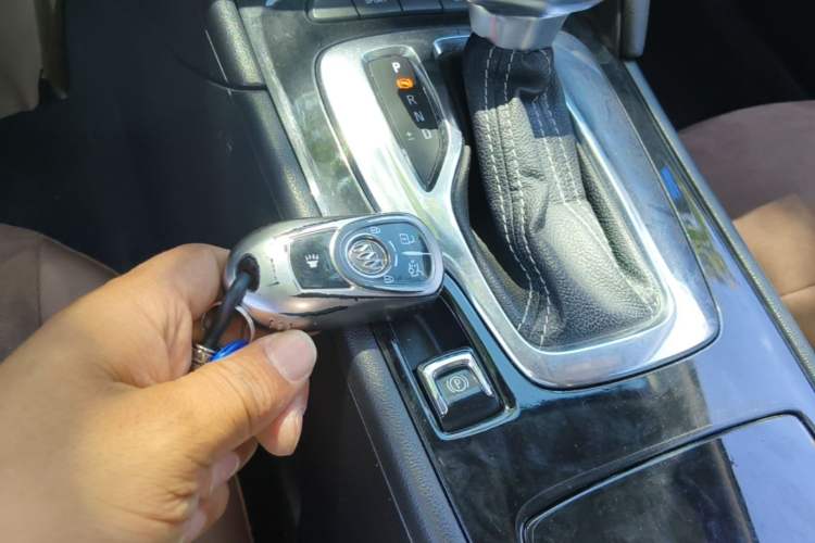 Used Buick Regal 2017 20T Elite Edition Vehicle Key