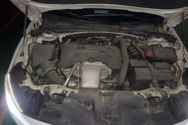 Used Buick Regal 2018 GS 28T CrossFire Limited Edition Engine Bay