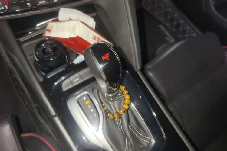 Used Buick Regal 2018 GS 28T CrossFire Limited Edition Gear Lever