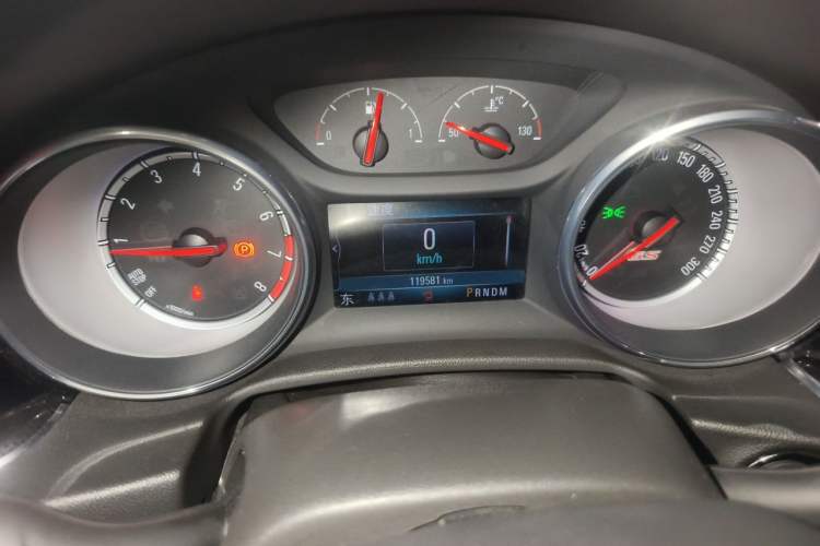 Used Buick Regal 2018 GS 28T CrossFire Limited Edition Odometer Close Up