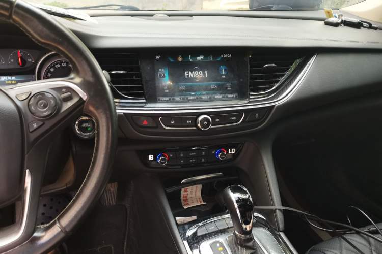 Used Buick Regal 2019 20T Elite Version China VI Standard Audio And AC Panel