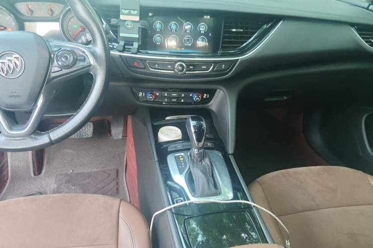 Used Buick Regal 2019 20T Elite Version China VI Standard Audio And AC Panel