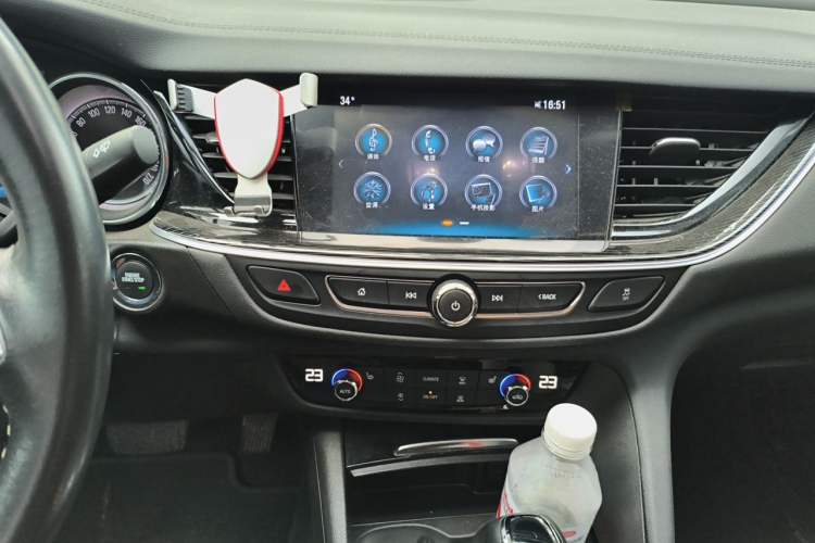 Used Buick Regal 2019 20T Elite Version China VI Standard Audio And AC Panel
