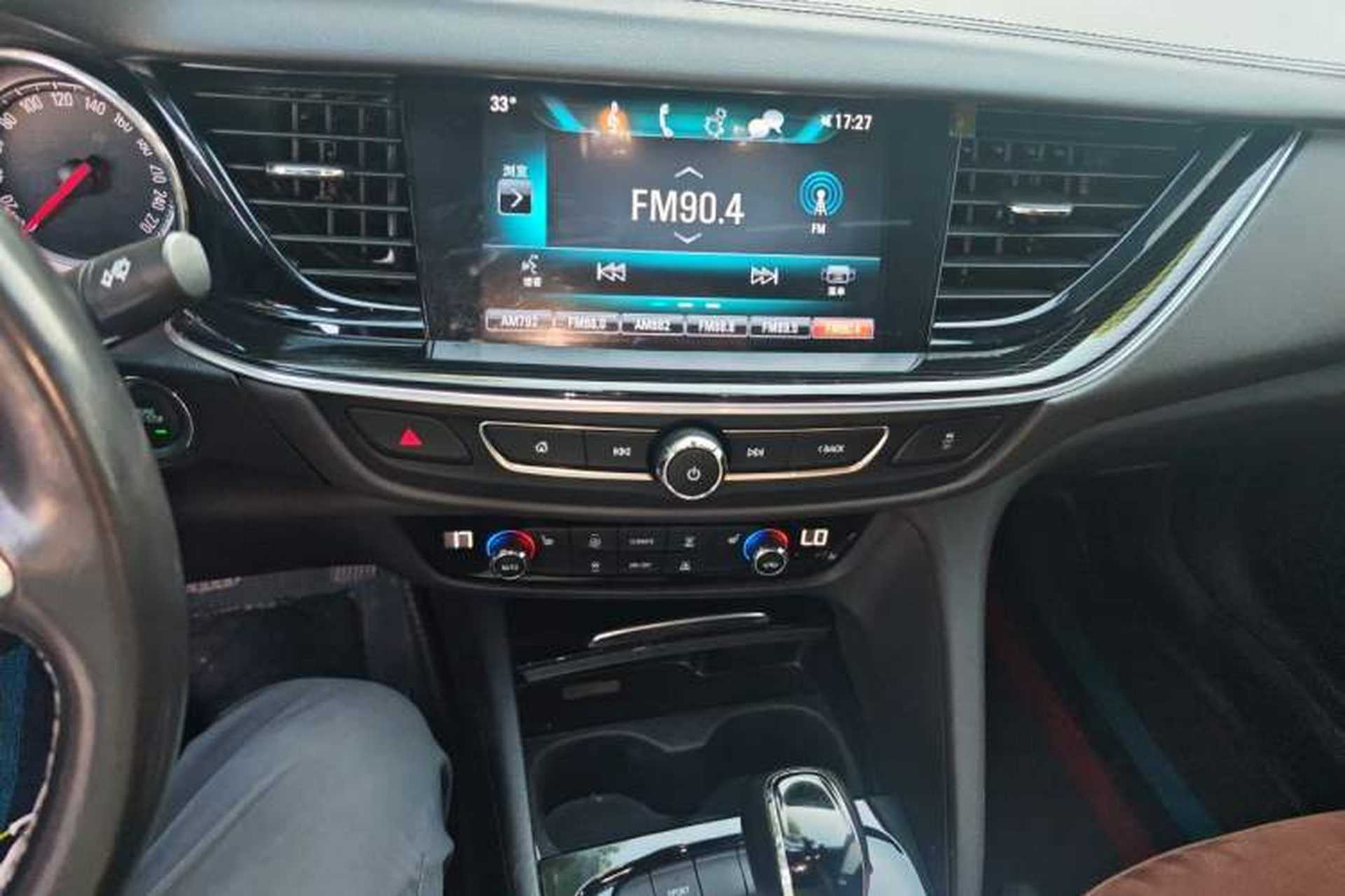Used Buick Regal 2019 20T Elite Version China VI Standard Audio And AC Panel