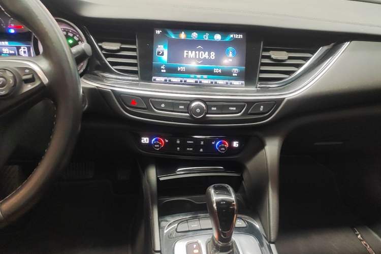 Used Buick Regal 2019 20T Elite Version China V Standard Audio And AC Panel