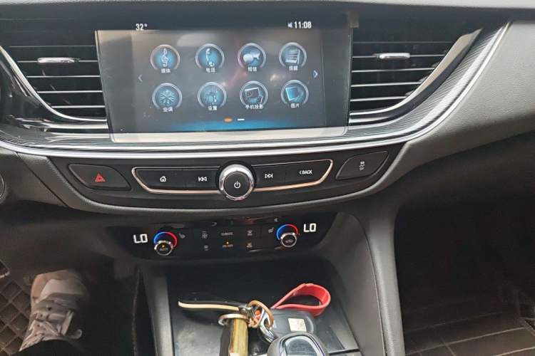Used Buick Regal 2019 20T Elite Version China VI Standard Audio And AC Panel