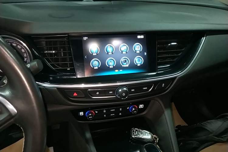 Used Buick Regal 2019 20T Luxury Model China VI Standard Audio And AC Panel