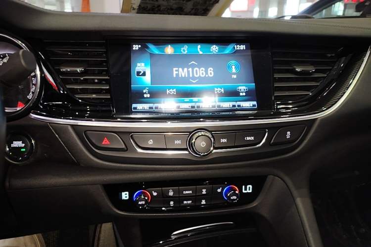 Used Buick Regal 2019 20T Elite Version China VI Standard Audio And AC Panel