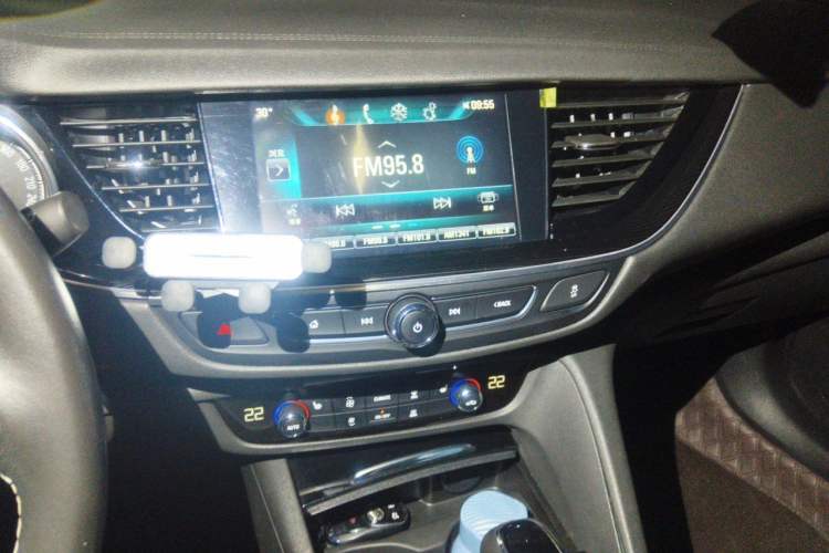 Used Buick Regal 2019 20T Elite Version China VI Standard Audio And AC Panel