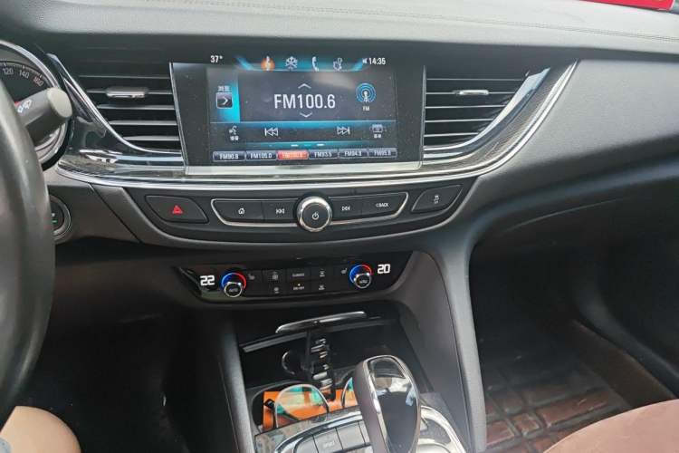 Used Buick Regal 2019 20T Elite Version China VI Standard Audio And AC Panel