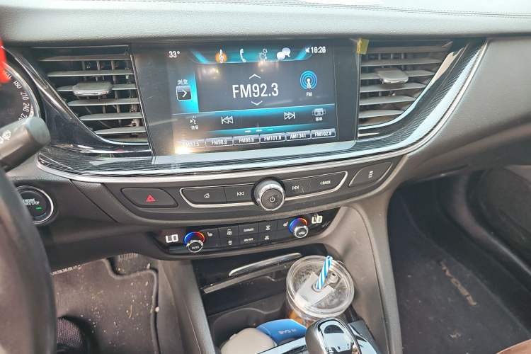 Used Buick Regal 2019 20T Elite Version China VI Standard Audio And AC Panel