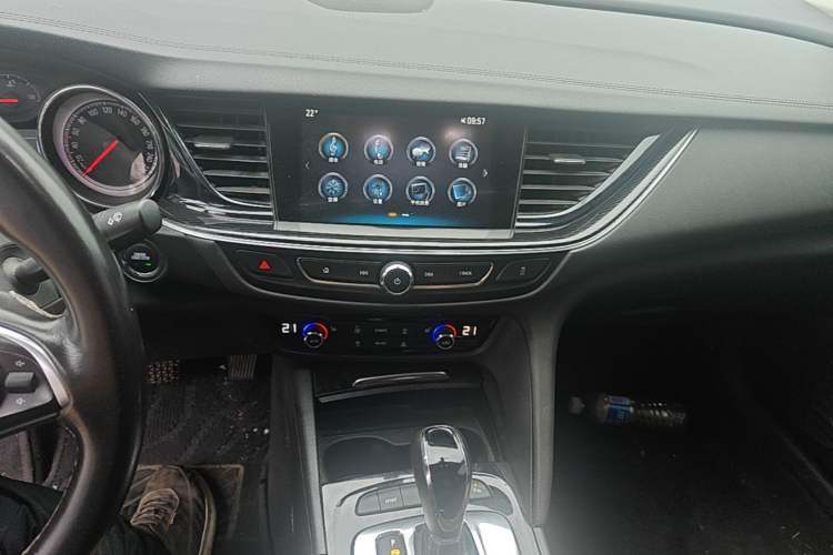 Used Buick Regal 2019 20T Elite Version China VI Standard Audio And AC Panel