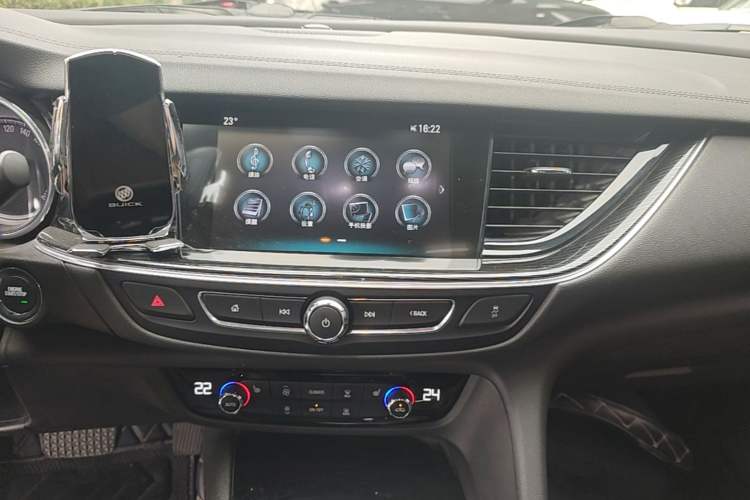 Used Buick Regal 2019 20T Elite Version China V Standard Audio And AC Panel