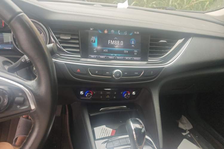 Used Buick Regal 2019 20T Elite Version China VI Standard Audio And AC Panel