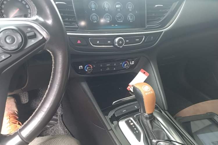 Used Buick Regal 2019 20T Elite Version China VI Standard Audio And AC Panel