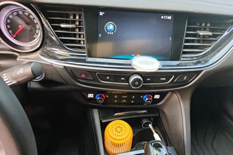 Used Buick Regal 2019 20T Elite Version China VI Standard Audio And AC Panel