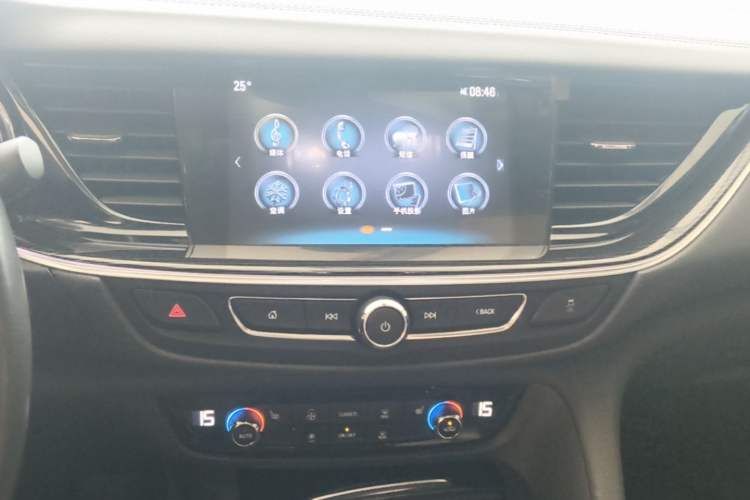 Used Buick Regal 2019 20T Elite Version China VI Standard Audio And AC Panel