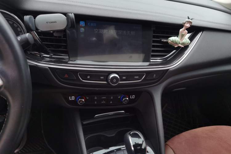 Used Buick Regal 2019 20T Elite Version China VI Standard Audio And AC Panel