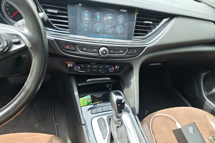 Used Buick Regal 2019 20T Elite Version China VI Standard Audio And AC Panel