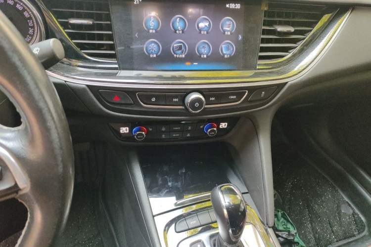 Used Buick Regal 2019 20T Elite Version China VI Standard Audio And AC Panel