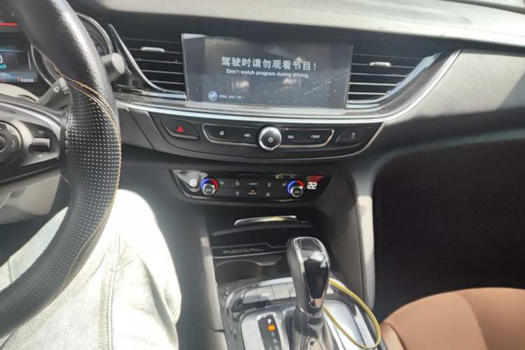 Used Buick Regal 2019 20T Luxury Model China VI Standard Audio And AC Panel