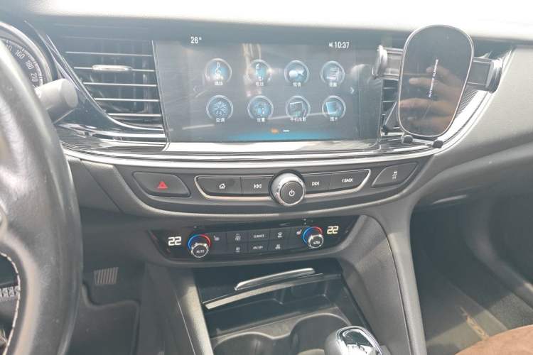 Used Buick Regal 2019 20T Elite Version China VI Standard Audio And AC Panel