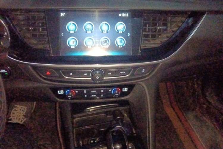 Used Buick Regal 2019 20T Elite Version China VI Standard Audio And AC Panel
