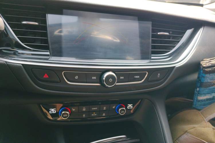 Used Buick Regal 2019 20T Elite Version China VI Standard Audio And AC Panel