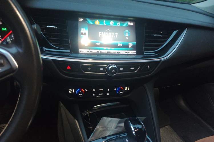 Used Buick Regal 2019 20T Elite Version China VI Standard Audio And AC Panel