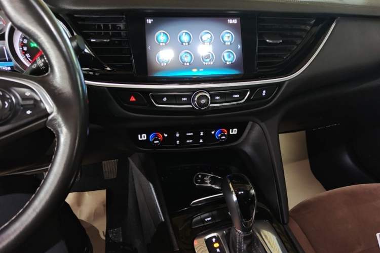 Used Buick Regal 2019 20T Elite Version China VI Standard Audio And AC Panel