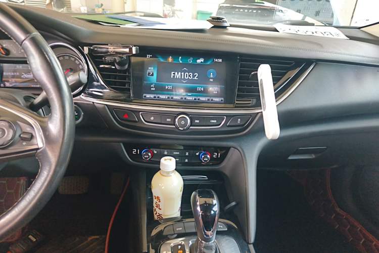 Used Buick Regal 2019 Revised 20T Luxury Version China VI Standard Audio And AC Panel