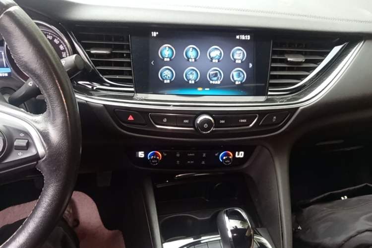 Used Buick Regal 2019 20T Elite Version China VI Standard Audio And AC Panel