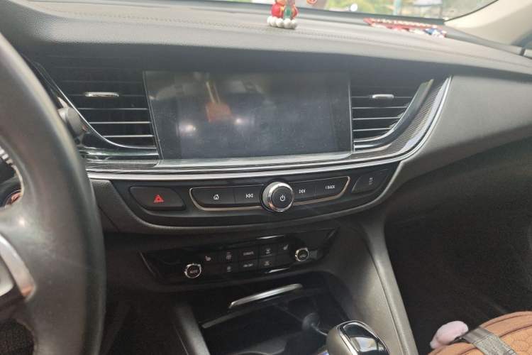 Used Buick Regal 2019 20T Elite Version China VI Standard Audio And AC Panel