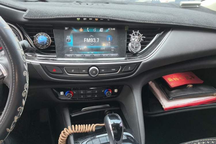 Used Buick Regal 2019 20T Elite Version China VI Standard Audio And AC Panel