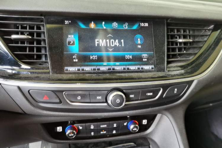 Used Buick Regal 2019 20T Elite Version China VI Standard Audio And AC Panel
