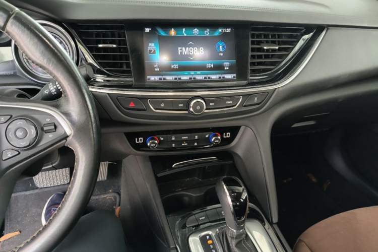 Used Buick Regal 2019 20T Elite Version China VI Standard Audio And AC Panel