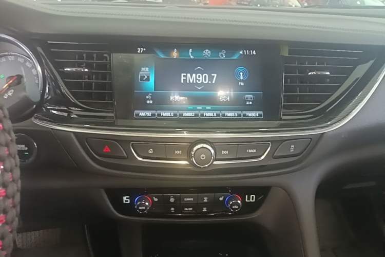 Used Buick Regal 2019 Revised 20T Luxury Version China VI Standard Audio And AC Panel