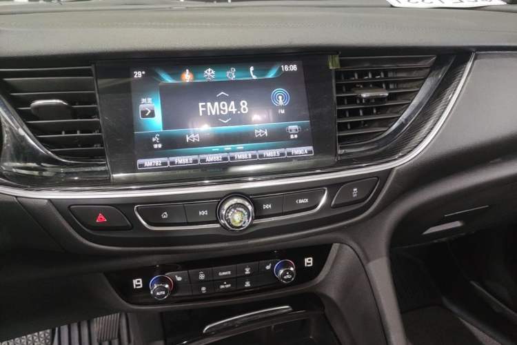 Used Buick Regal 2019 20T Elite Version China VI Standard Audio And AC Panel