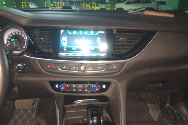 Used Buick Regal 2019 Revised 20T Luxury Version China VI Standard Audio And AC Panel