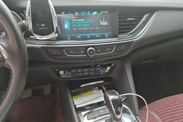 Used Buick Regal 2019 Revised 20T Luxury Version China VI Standard Audio And AC Panel