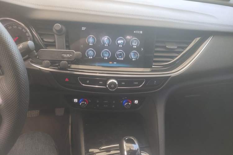 Used Buick Regal 2019 20T Luxury Model China VI Standard Audio And AC Panel