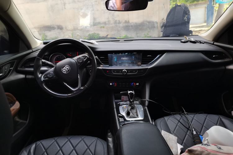 Used Buick Regal 2019 20T Elite Version China VI Standard Center Console