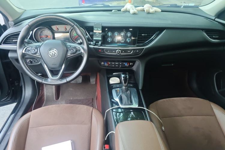 Used Buick Regal 2019 20T Elite Version China VI Standard Center Console