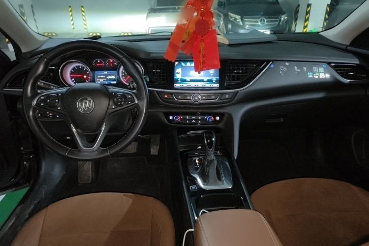 Used Buick Regal 2019 20T Elite Version China VI Standard Center Console